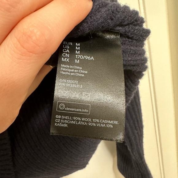 H&M Navy Wool and Cashmere Blend Turtleneck Sweater - Picture 3 of 3